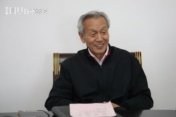 中国系统哲学研究中心主任乌杰教授与哲学学院教师进行座谈